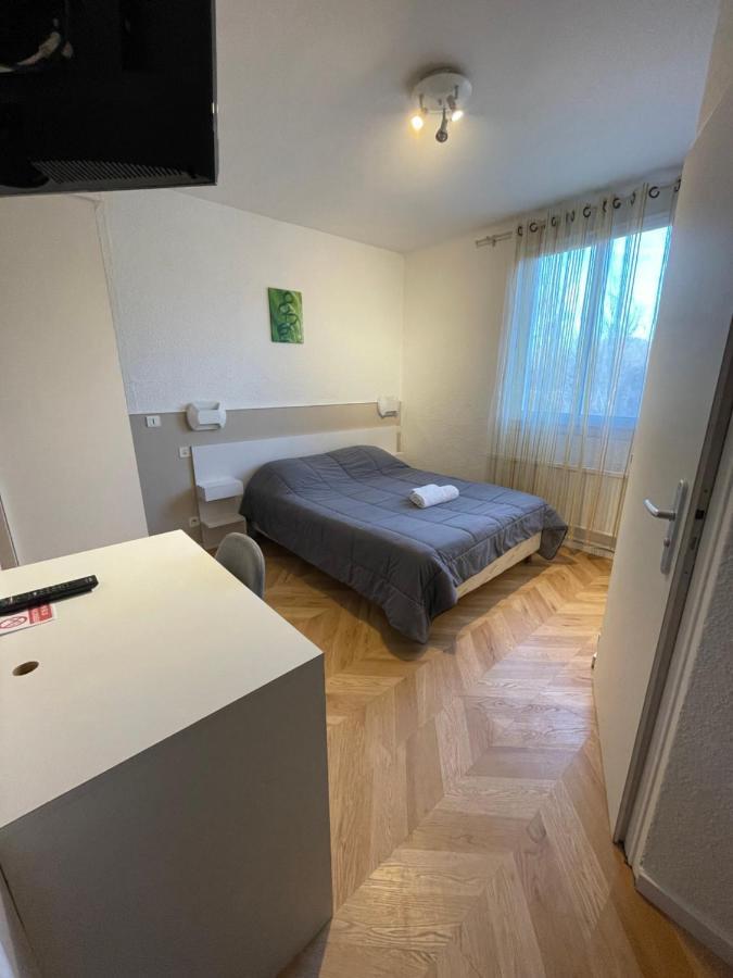 Hotel Les Chenes Sisteron Exterior foto