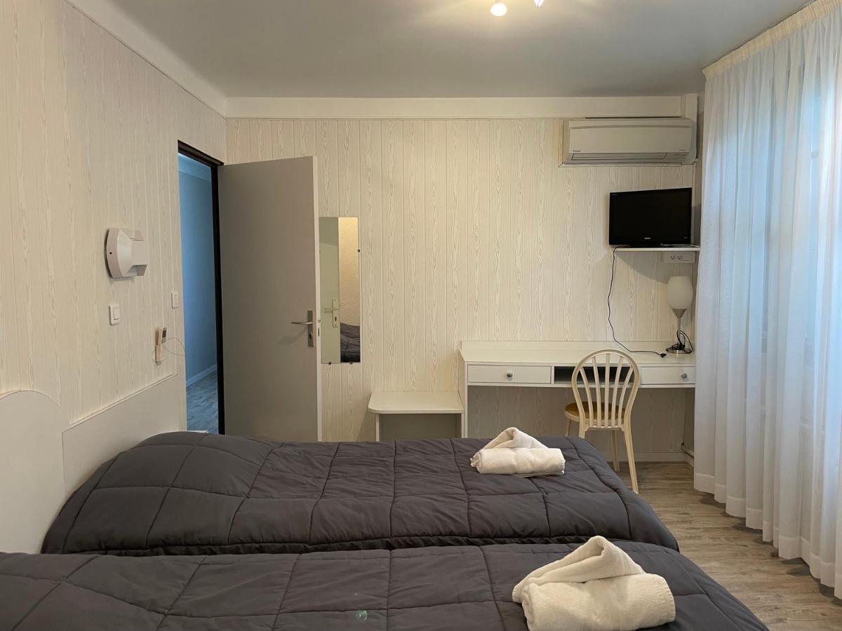 Hotel Les Chenes Sisteron Exterior foto
