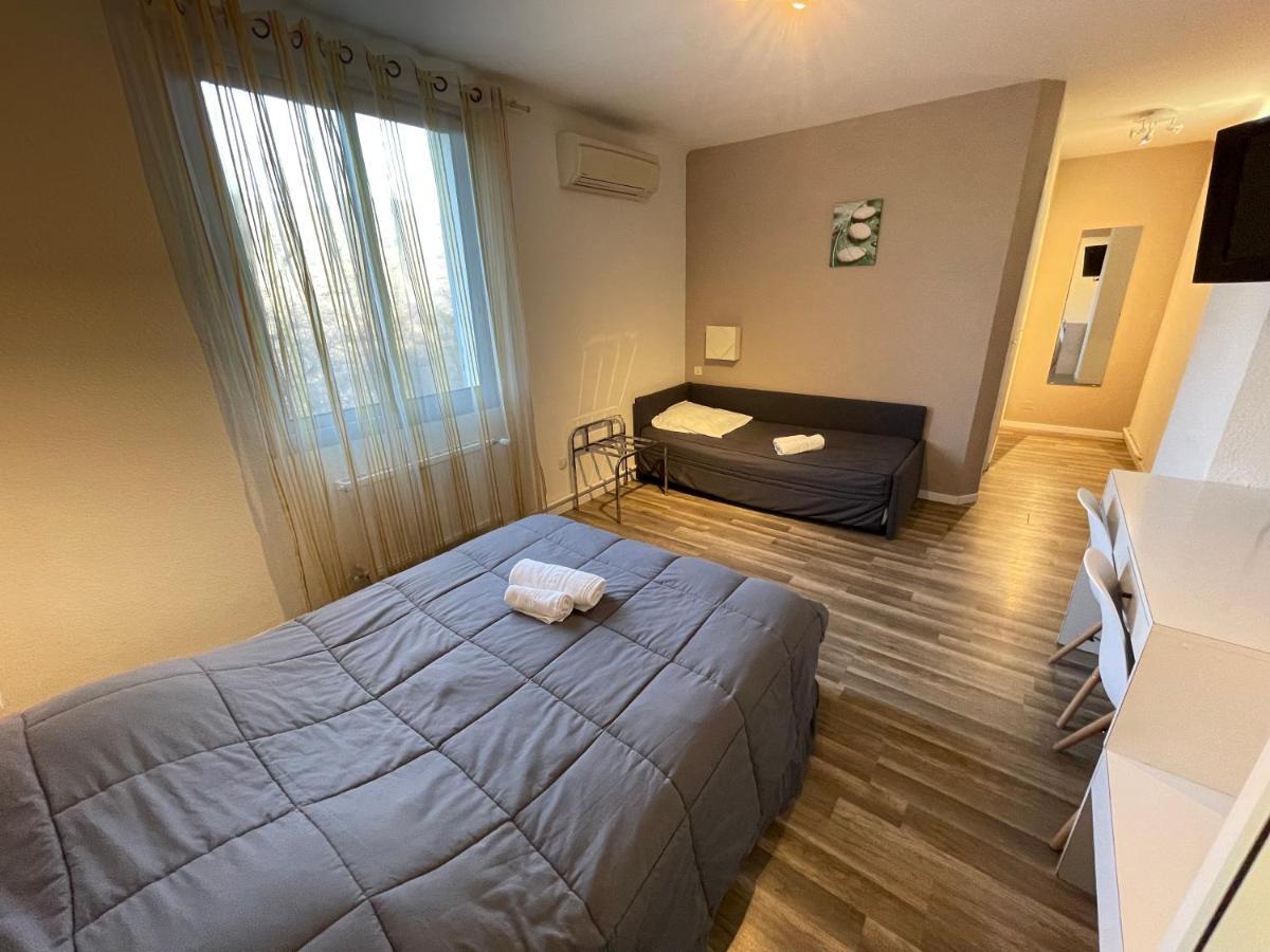 Hotel Les Chenes Sisteron Exterior foto
