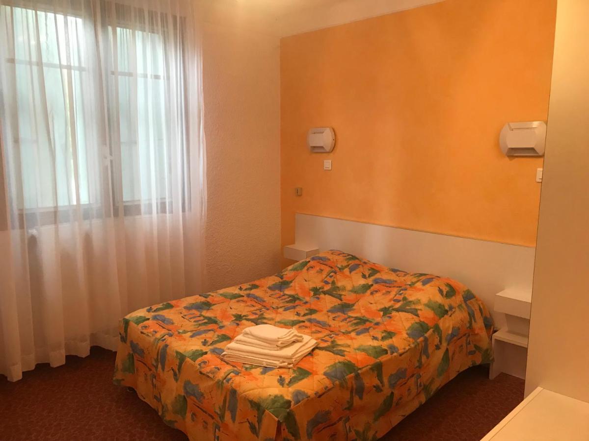 Hotel Les Chenes Sisteron Exterior foto